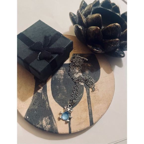 SILVER BLUE BEAR CRYSTAL NECKLACE - Picture 3 of 7